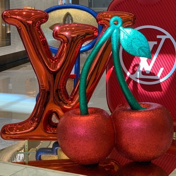 Louis Vuitton Zipper Pulls (2) - Picture 9 of 10